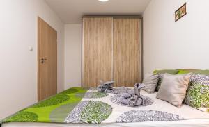 Stylish 2BD Apartment with a Nice Cozy Terrace by Flat Mаnager