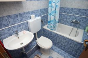 Apartments with parking space Gradac, Makarska - 6820