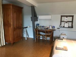 B&B / Chambres d'hotes Le puits de la Montree : photos des chambres