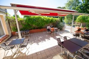 Hotels Hostellerie Saint Vincent Beauvais Aeroport : photos des chambres