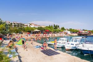 Apartments by the sea Sveti Petar, Biograd - 16852