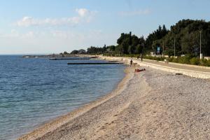 Apartments by the sea Novalja, Pag - 17214