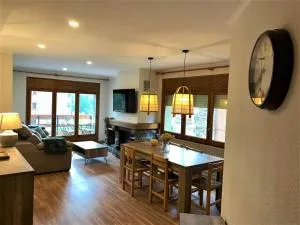 Apartamento en Llivia con piscina - Angoustrine