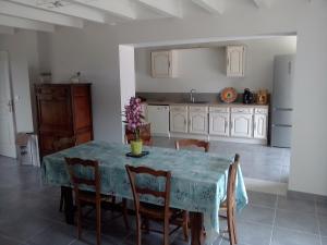 Maisons de vacances Gite au bord de la riviere : photos des chambres