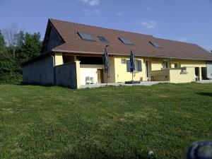 Maisons de vacances Gite au bord de la riviere : Maison de Vacances