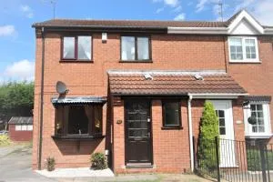 Doncaster - Thorne - Great Customer Feedback - 3 Bed Semi Detached House - Private Garden & Parking 2 Cars - Quiet Cul De Sac Location - Dog Friendly - Fast Wifi - Close to Motorway Access - Stainforth