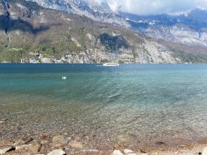 Maisonette im Penthouse-Stil ca 145m2 mit viel Privatsphäre - direkt am Walensee mit Badestrand