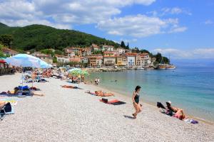 Apartments with a parking space Moscenicka Draga, Opatija - 18440