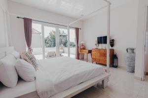 Affordable 2BR Private Pool Villa, Central Seminyak, Bali