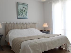 Maisons de vacances Maison de standing 6 couchages, jardin clos, garage, proche marche et pistes cyclables – menage inclus - FR-1-246A-410 : photos des chambres