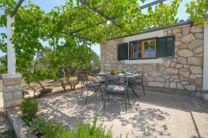 Robinson House Vinka