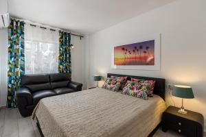 FantasticStylish & AirCon, near LasAmericas beach