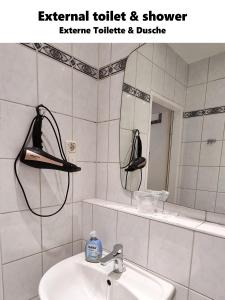 Twin Room with Shared Bathroom room in Adler Hotel Frankfurt