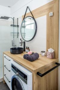 Suites Mana - Le Manaloft, Chic et moderne avec salle privée de Fitness en plein centre-ville de Rethel