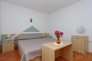 Apartments by the sea Supetarska Draga - Donja, Rab - 15997