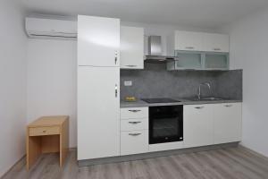 Apartments by the sea Supetarska Draga - Donja, Rab - 15997