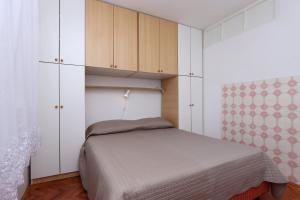 Apartments by the sea Supetarska Draga - Donja, Rab - 15997