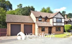 The Glade by YourStays Huge Single Detached Holiday Home with big garden - ترينثام