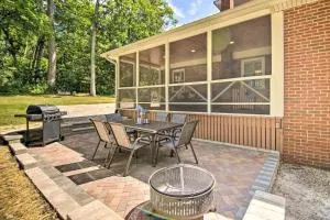 Sun-Lit Lake Geneva Sanctuary with BBQ Patio! - East Troy