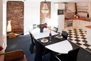 Canal Holiday Apartment