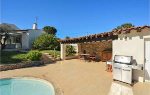 Amazing Home In Nîmes