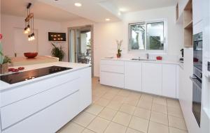 Maisons de vacances Amazing Home In Nimes : photos des chambres