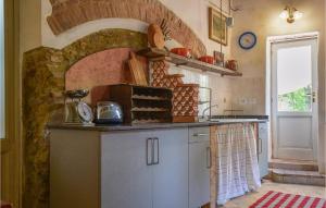 1 Bedroom Amazing Apartment In Chianni