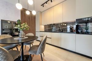 City Lux Apartment 2 - with garage and balcony