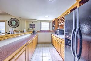 Kansas Countryside Studio with Swimming Pond!