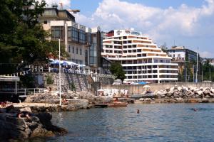 Apartments by the sea Opatija - 7692 
