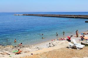 Apartments by the sea Veli Losinj, Losinj - 8031