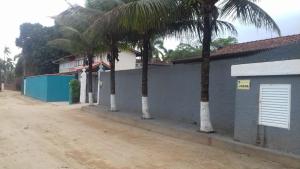 CASA 2 DORM UBATUBA PRAIA MARANDUBA no CONDOMINIO BRISAS DA PRAIA com Wifi Gratis, CHURRASQUEIRA 02 Vagas Garagem