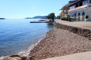 Apartment Preko 8384a