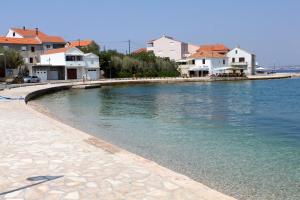 Apartments by the sea Kali, Ugljan - 8319