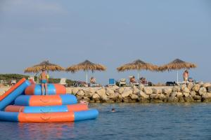 Apartments by the sea Mandre, Pag - 12567