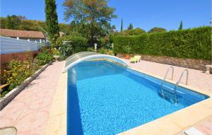 Maisons de vacances Amazing home in Donzere with Outdoor swimming pool, WiFi and 1 Bedrooms : photos des chambres