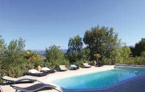Maisons de vacances 4 Bedroom Awesome Home In Apt : photos des chambres