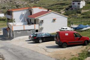 Apartment Metajna 527f