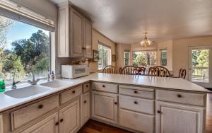 Casa Del Lago - Only 200 Yards from the Beach