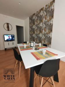 white caves catania home holiday