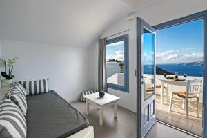 Executive Suite with Panoramic Caldera View