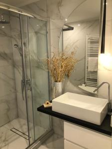 Longbeachvillas 2 Thesia beachfront villa