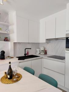 Nieuw modern appartement vlakbij strand