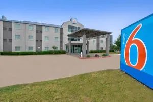 Motel 6-Benbrook, TX - Fort Worth - Benbrook