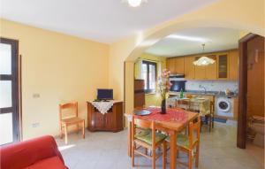 Amazing Apartment In Ricadi With House Sea View