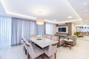 Punta Blu 202v2 - Apto 4 quartos em condomínio de luxo - 50 metros da Praia do Centro