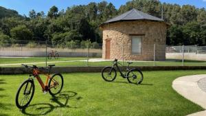 Pallozas Turisticas Ridicodias - A Pedra