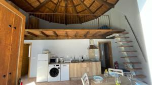 Pallozas Turisticas Ridicodias - A Pedra