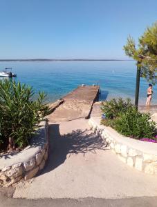 Apartments by the sea Mandre, Pag - 18047 