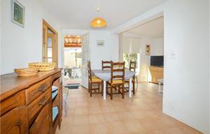 Appartements Amazing apartment in Coti Chiavari with WiFi and 1 Bedrooms : photos des chambres